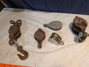 lot 274 image: Lot of 5 Vintage Pulleys and Hooks Hardware