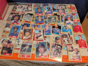 lot 294 image: Topps Baseball Trading Cards Lot 1980s Players Cubs Angels Red Sox Pirates