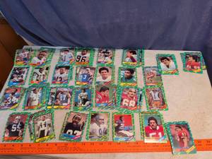 lot 315 image: Topps 1986 Football Trading Cards Lot 50 Cards Mixed Players