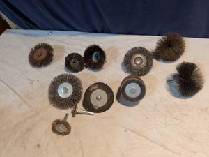 lot 352 image: Wire Brush Wheel and Cup Brush Set 11 Pieces Assorted Sizes