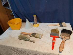 lot 356 image: Painting Tool Lot 9 Pieces Brushes Funnel Container