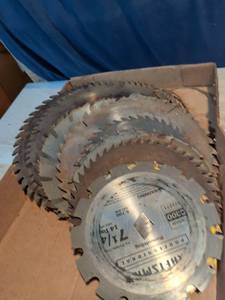 lot 362 image: Circular Saw Blade Lot 7.25 8 inch Carbide Tipped Mixed