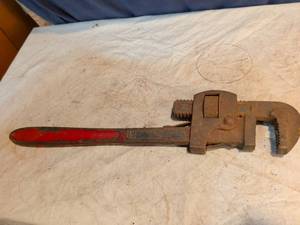 lot 382 image: Pipe Wrench 18 inch Red Handle