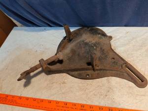 lot 394 image: Bench Vise with Screw Handle