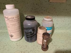 lot 515 image: Art Supplies Lot Essential Depot Greener Life, Rich Art Fresco Powder, American Art Clay - 4 Items