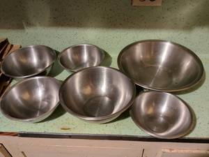 lot 531 image: 6-Piece Stainless Steel Mixing Bowl Set
