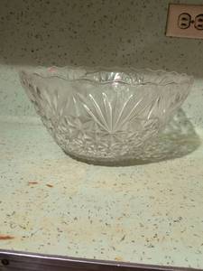 lot 543 image: Clear Glass Bowl with Geometric Star Pattern