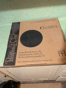 lot 545 image: Pampered Chef Classics Collection Large Round Stone