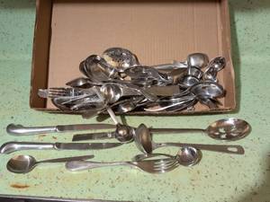 lot 552 image: Lot of Mixed Stainless Steel Flatware Spoons Forks Knives Serving Utensils