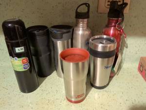 lot 564 image: Lot of 6 Insulated Travel Mugs Tumblers with Lids