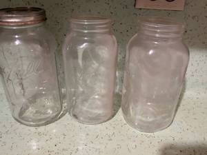 lot 568 image: Ball Wide Mouth Canning Jars Self-Sealing Lot of 3