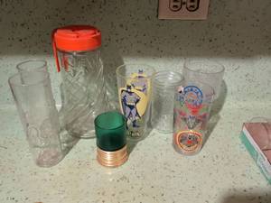 lot 571 image: Batman Drinking Glasses Lot  Pieces Vintage Collectible