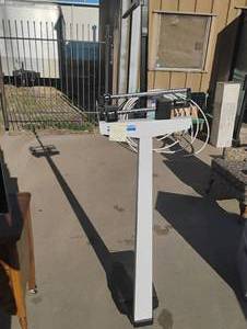 lot 5 image: Commercial weight scale