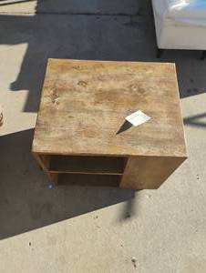 lot 10 image: Solid wood bookshelf 19x24 in