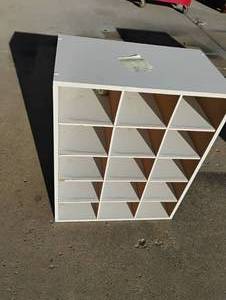 lot 16 image: White 15-cubby shoe storage