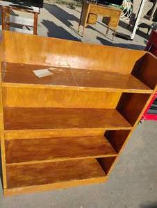 lot 19 image: Brown Shelf