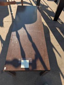 lot 09 image: Long wood coffee table