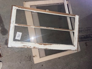 lot 106 image: variety of old vintage windows different sizes