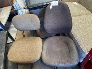 lot 153 image: Office Chairs