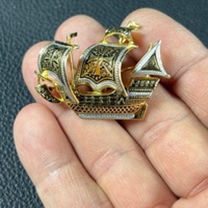 lot 20 image: Vintage Sailing Ship Brooch with Ornate Detailing