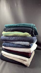 lot 32 image: Bath Towels One Dozen Mixed Colors