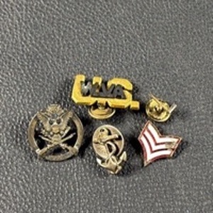 lot 44 image: Military Insignia Pins and Badges
