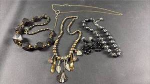 lot 48 image: Vintage and Modern Jewelry Lot