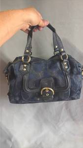 lot 63 image: Navy Blue Coach Bag