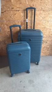 lot 67 image: Rolling All Direction Luggage