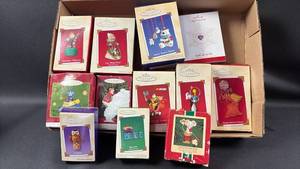 lot 87 image: Hallmark Ornaments Lot