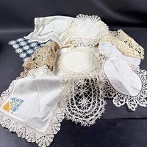 lot 91 image: Large Bundle of Crochet Items