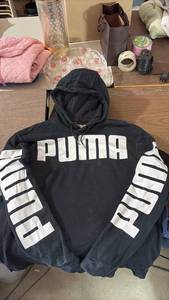 lot 148 image: Large Size Hoodies Bundle