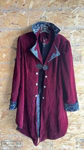 lot 187 image: High Quality Zipper Vest Gothic Tail Coat Fits like a 1X