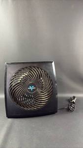 lot 224 image: Vornado Personal 3 Speed Fan Black Approximate Dimensions 12 by 12 by 7 inches dim