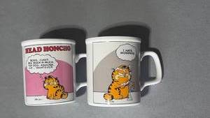 lot 318 image: Vintage Garfield Mugs