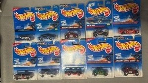 lot 320 image: Mattel Hot Wheels Die-Cast Cars Lot of 10 Sealed Packages
