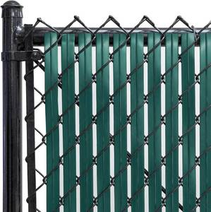lot 8352 image: Privacy Fence Slats, Chain-Link Bottom Lock, Green, 4ftx10ft