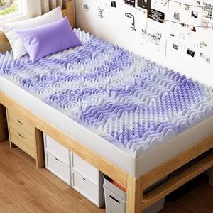 lot 8370 image: Dreamsmith Twin XL 3-Inch 7-Zone Cooling Gel Memory Foam Mattress Topper