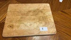 lot 5 image: Wood Cutting Board