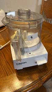 lot 8 image: Cuisinart Pro Classic Food Processor
