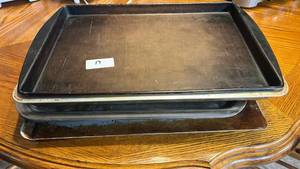 lot 17 image: Baking Sheet Pans Lot