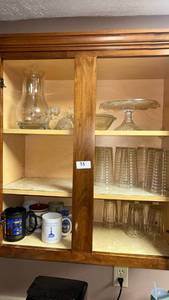 lot 33 image: Glass Cabinet with Glassware and Tableware Lot