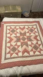 lot 74 image: Patchwork Quilt Star Pattern Red Cream Tan