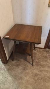 lot 119 image: Side Table with Lower Shelf and Turned Legs