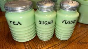 lot 176 image: 3-Piece Jadite Storage Jar Set Tea Sugar Flour
