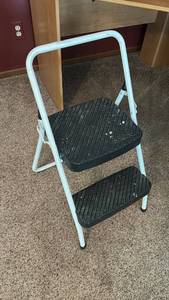 lot 202 image: 2-Step Household Ladder with Black Treads