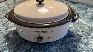 lot 230 image: Hamilton Beach 6.5 Quart Roaster Oven Table Top