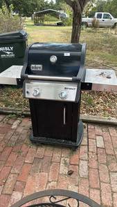 lot 241 image: Weber Spirit 2-Burner Gas Grill