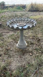 lot 245 image: Pedestal Bird Bath with Scalloped Shell Bowl and Removable Center Disk