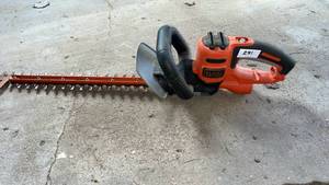 lot 251 image: BlackDecker Hedge Trimmer